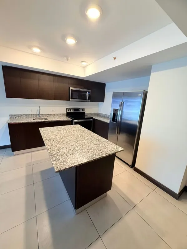 Venta Apartamento 702 Torre Los Yoses