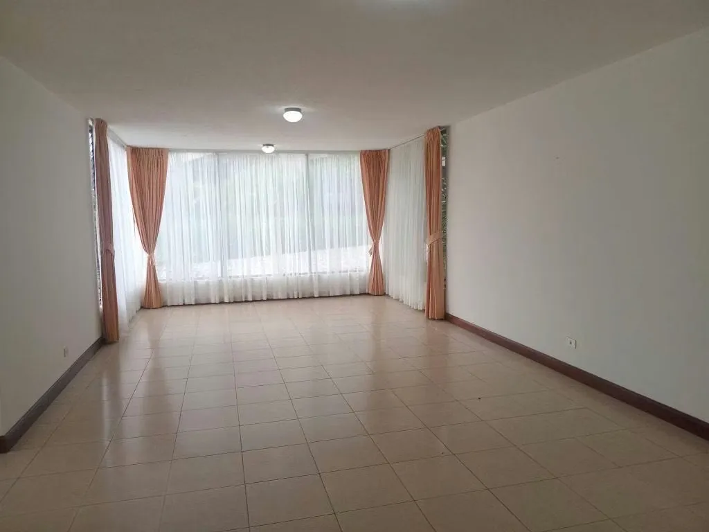 Condominio en alquiler ubicado en Escazú.
