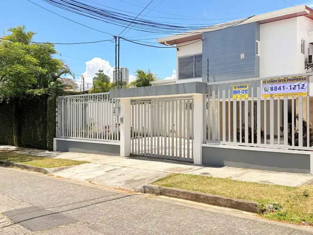 Alquiler | Casa para vivienda u oficinas | Jardín | Los Yoses San Pedro | Montes de Oca