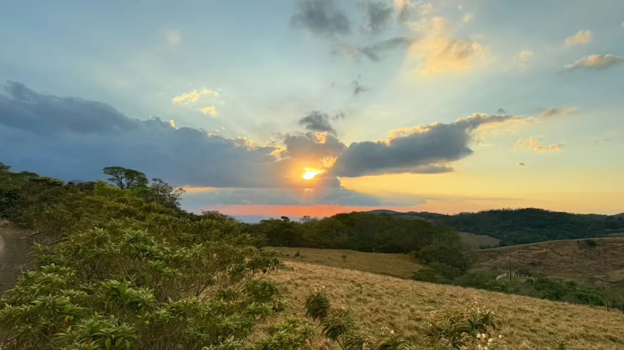 Venta de lote en Cebadilla a 8 Km de Monte Verde, Guanacaste