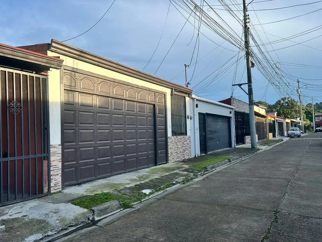 Casa de un nivel en condominio en Concepción de Tres Ríos