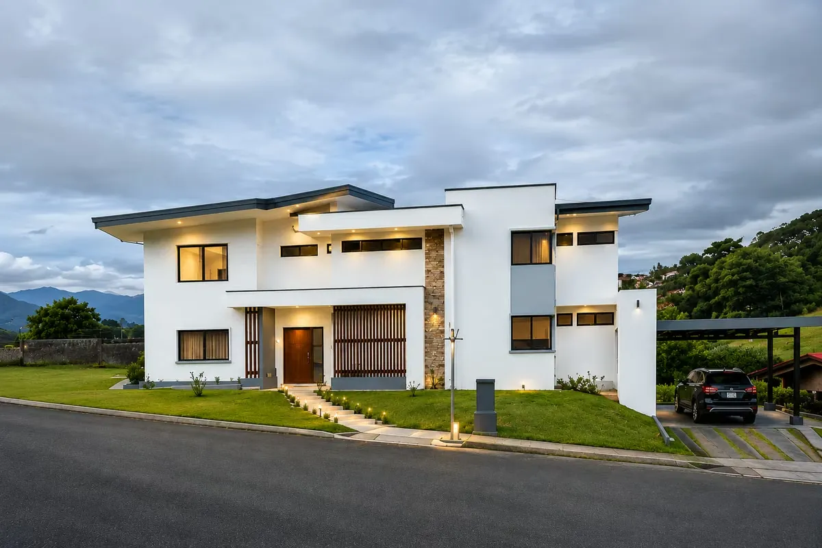 Moderna y exclusiva casa en condominio de solo 3 años de construcción, ubicada en una zona tranquila, segura y de ...