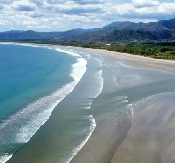Casa con Piscina en Playa Bejuco, Nandayure, Guanacaste