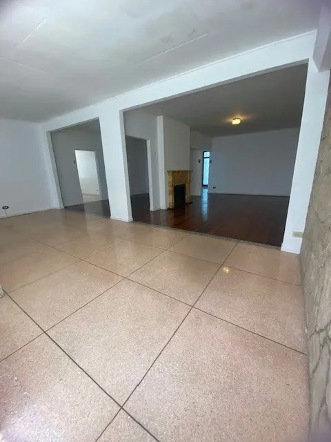 Casa con apartamento en alquiler en Escalante -1 nivel independiente