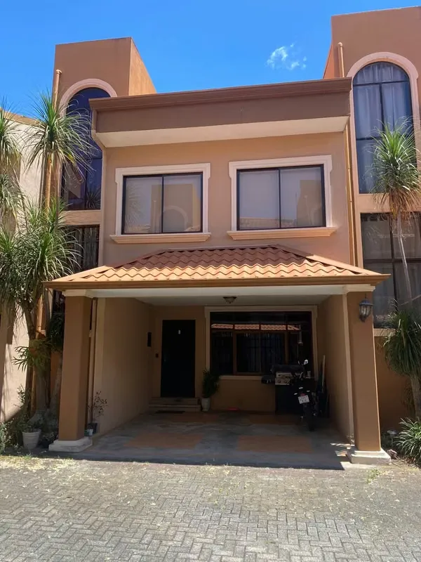 Casa en Venta Condominio en Montelimar GBV-251