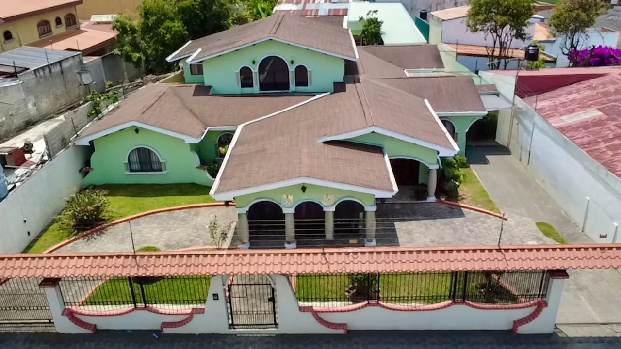 Prime 1,031 m² Property for Business in Cartago