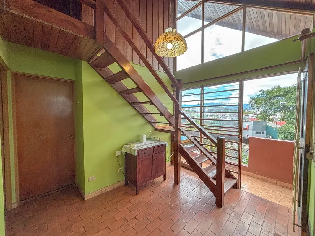Alquiler Casa en San Pedro 2 Habitaciones + ático y Hab de servicio –  excelente ubicación