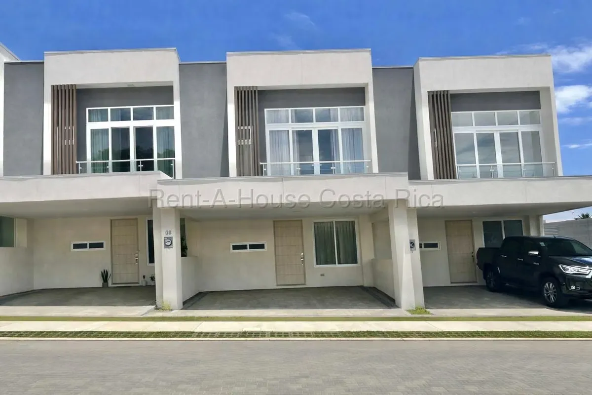 CASA EN ALQUILER EN CONDOMINIO EN LA RIVERA DE BELÉN HEREDIA