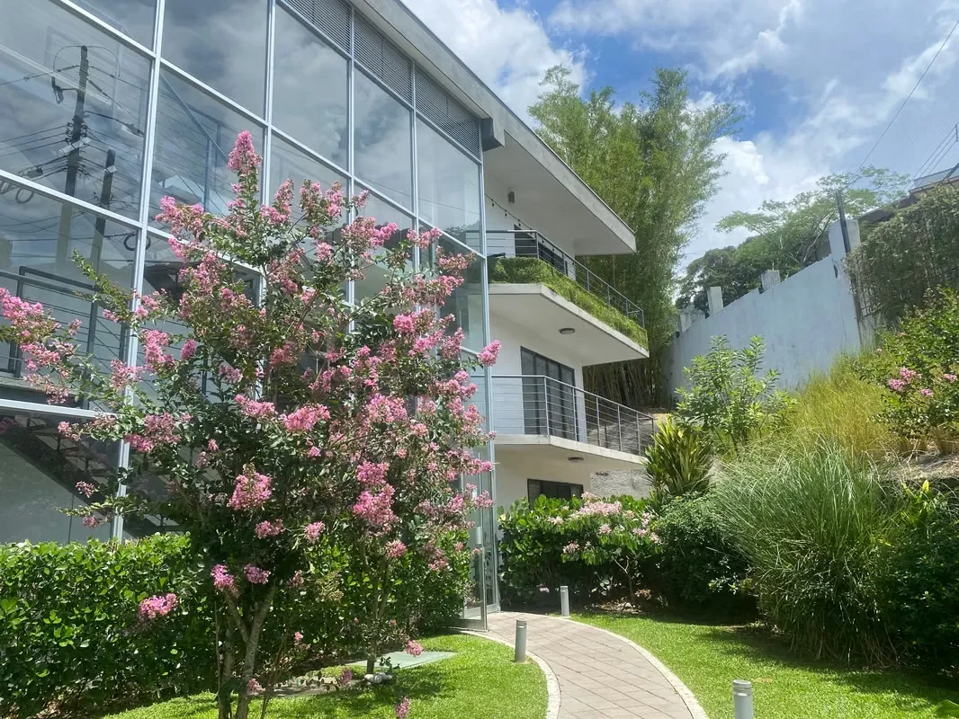 Se alquila apartamento en condominio San Nicolás de Bari, etapa II, Santa Ana