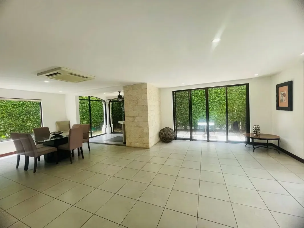 ALQUILER DE CASA EN CONDOMINIO VIA NOVA 1094