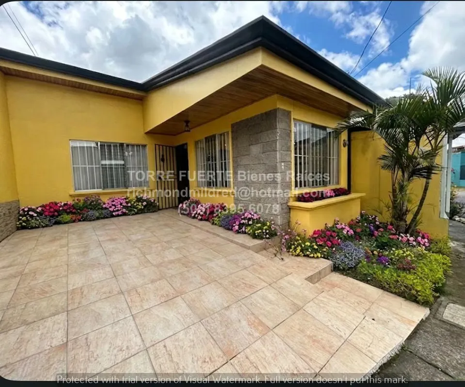 Venta de casa 1 planta , 3 hab. y patio.  Purral, Goicoechea