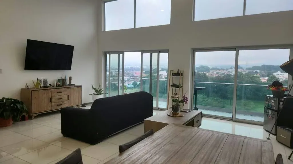 PEN HOUSE EN PARADISUS VISTA AL RIO