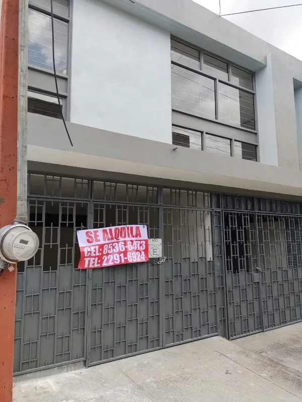 Local Comercial en Barrio Chino - Recientemente remodelado