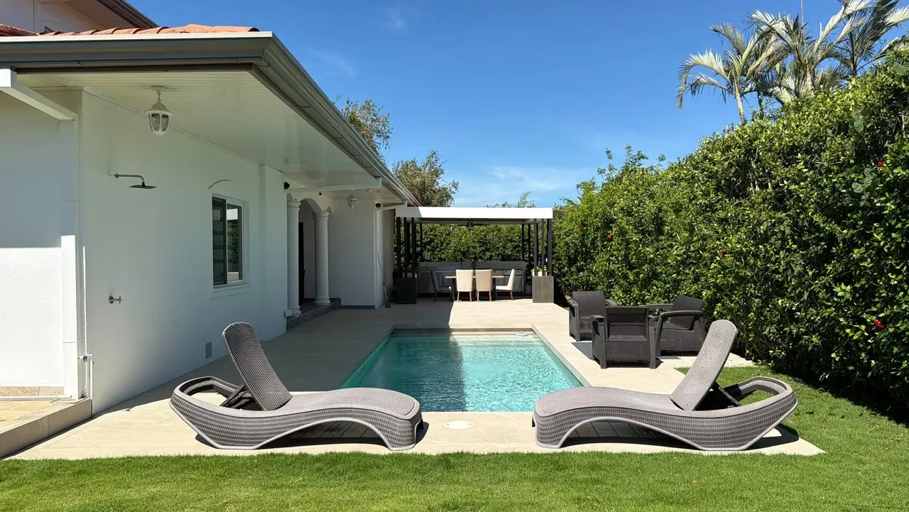 Casa de Lujo Amueblada en Hacienda Los Reyes | Piscina Privada &amp; Diseño Exclusivo