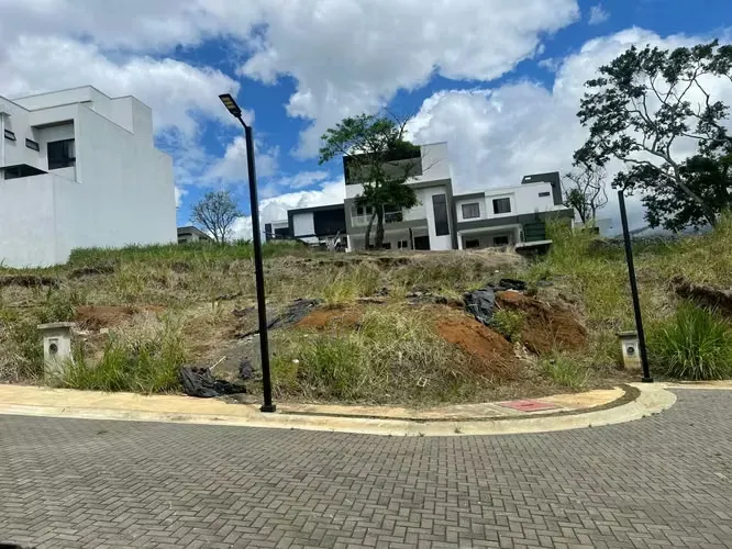 OPORTUNIDAD ESCAZÚ-VENTA DE LOTES EN CONDOMINIO – BELLO HORIZONTE