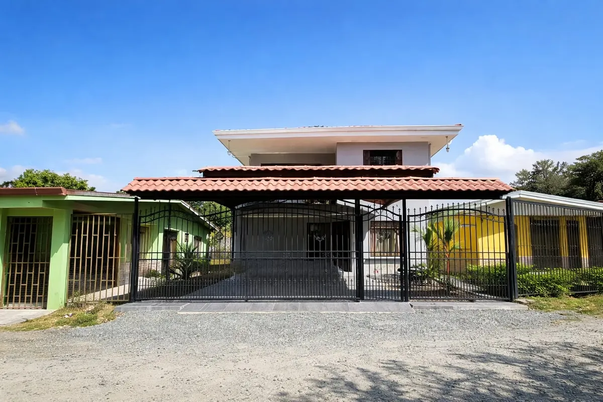 Casa + 2 Apartamentos (Generando Ingresos) en San Luis, Acosta – ¡Prima 10%!- 10