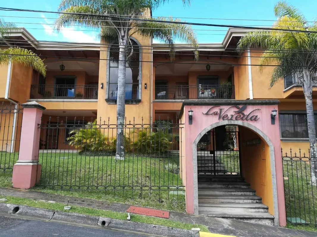12457 / Apartamento / Alquiler / Pinares / Iluminado / 2 habitaciones / Tranquilo