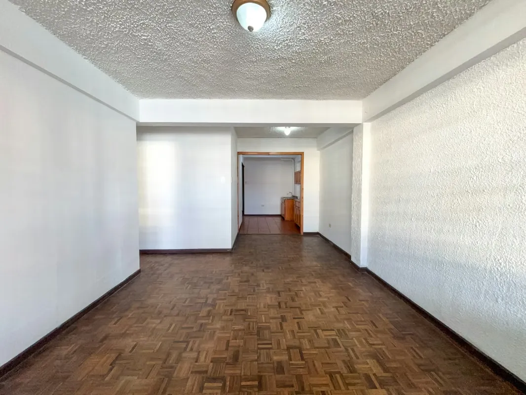 Apartment for Rent With Mountain View in San Pedro near UCR – 3 Rooms