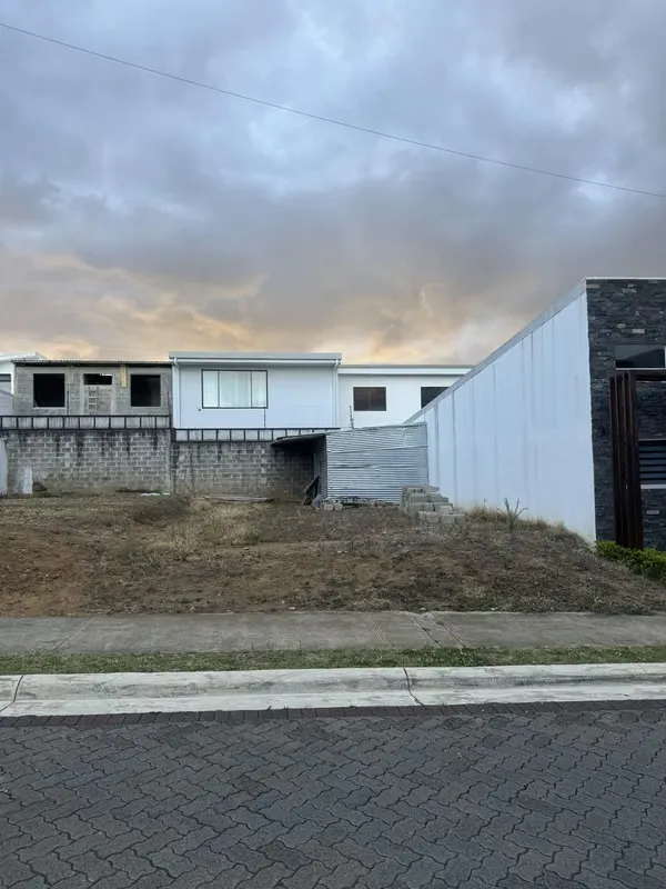 Venta de terreno 14F en Condominio Resort Distrito San Juan - Últimos lotes