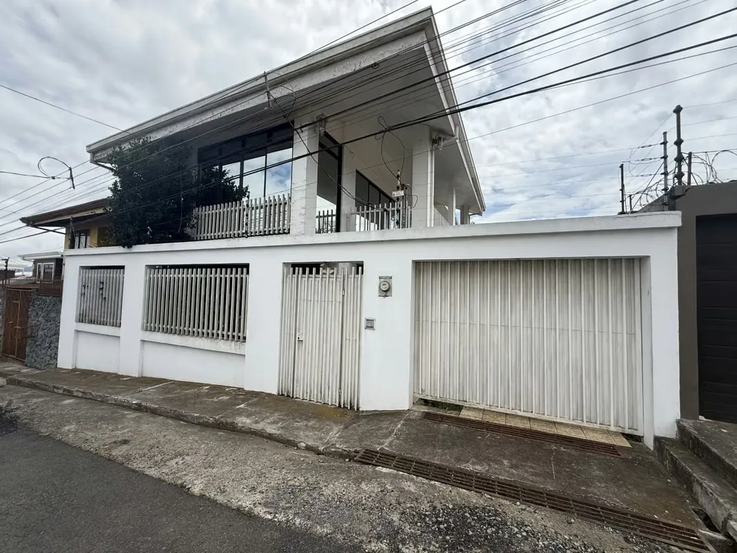 Luxury house, fully furnished in Cartago, San Rafael de Oreamuno.