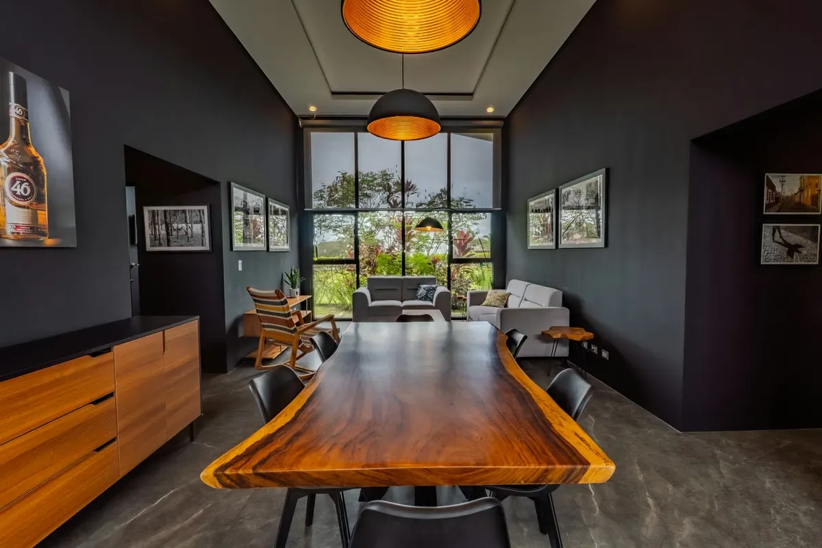 Casa Contemporánea de Una Planta en Alquiler en Hacienda Los Reyes, Condominio Madero Negro