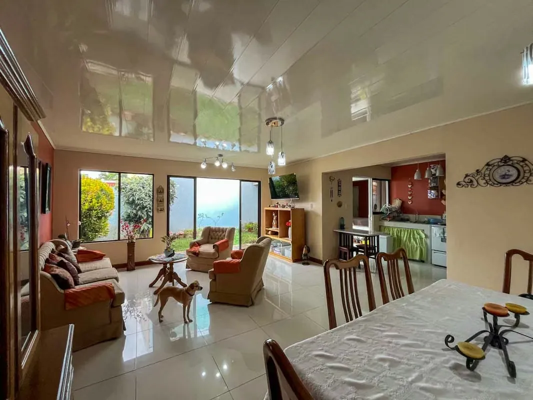 Venta de casa 3 Hab, Zapote San José