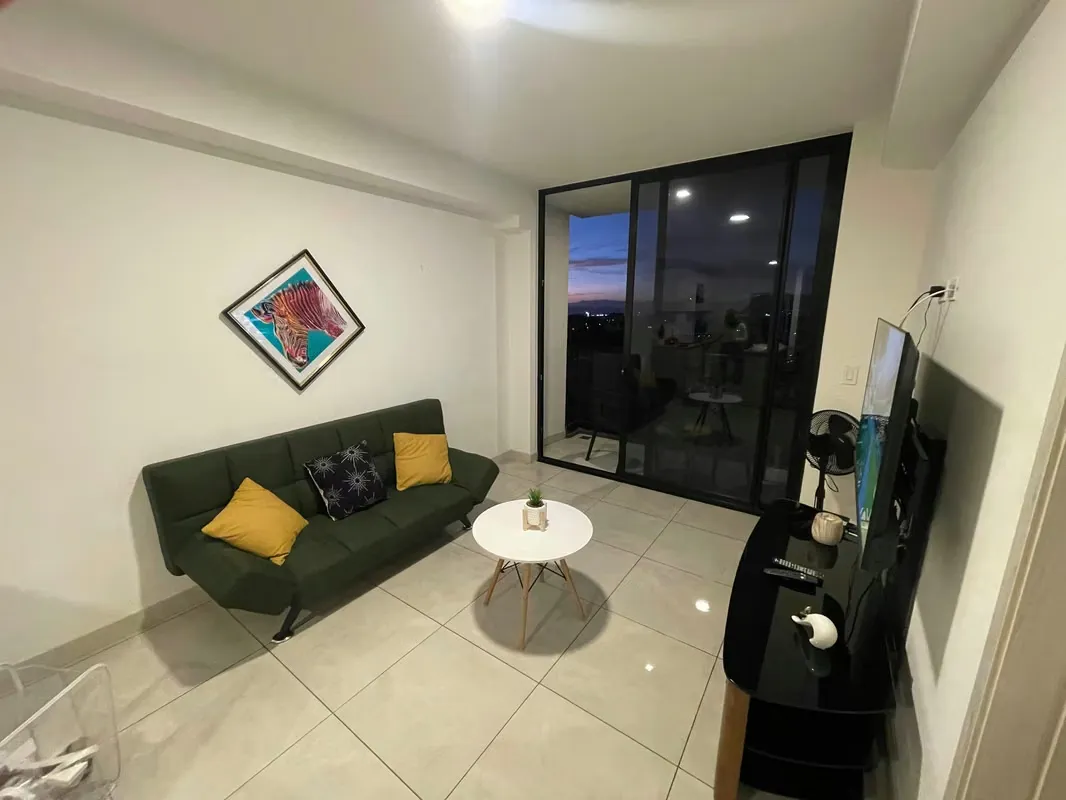 Apartamento Amueblado en Alquiler | Núcleo Sabana | Vistas Panorámicas | 40m² | $1,250