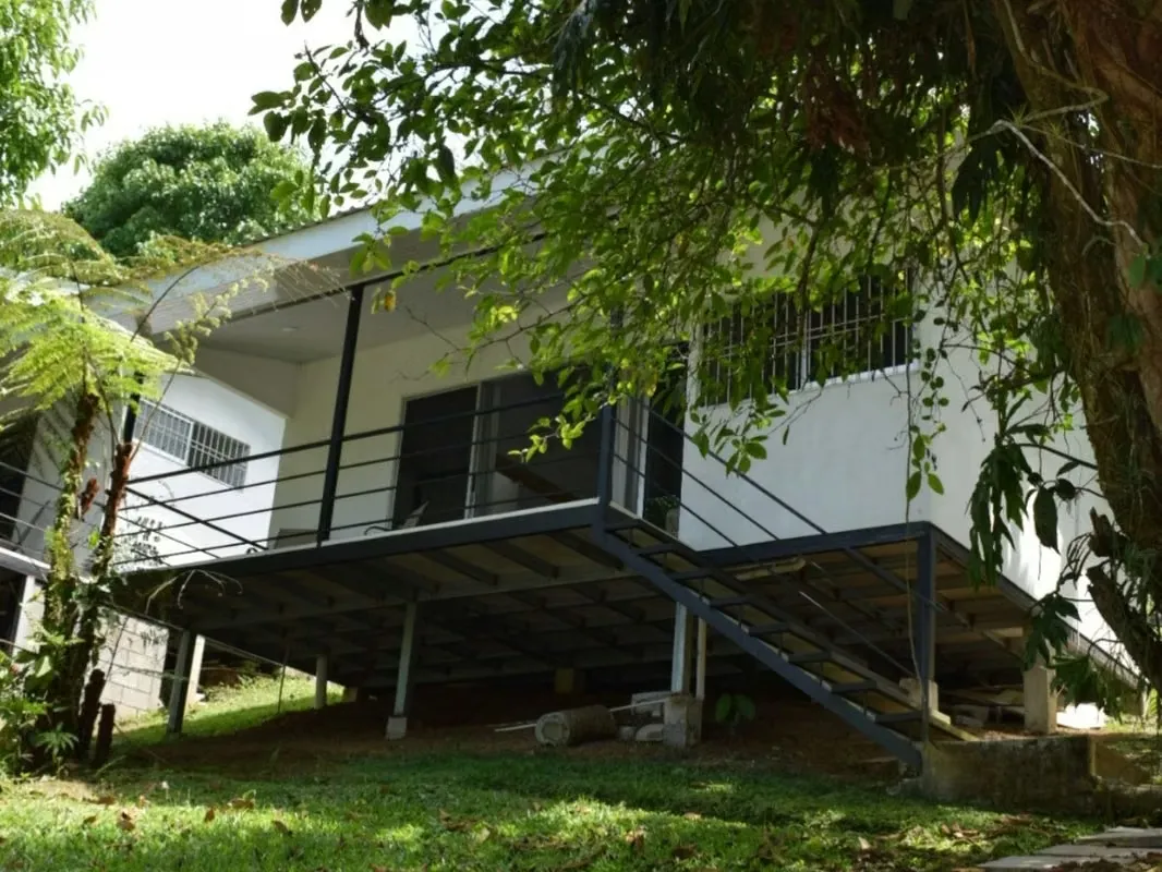 Alquiler de Apartamento Estudio con Amplia zona verde en Turrialba