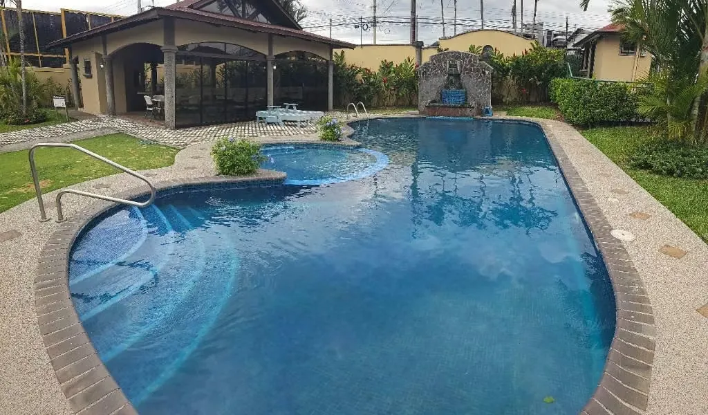Casa Amplia en Condominio, La Ribera de Belén, Heredia