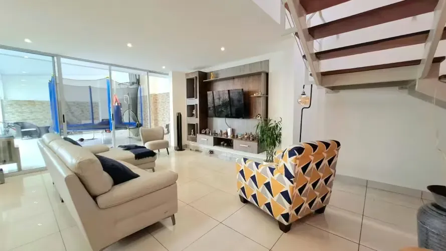 House for sale in Curridabat 18233