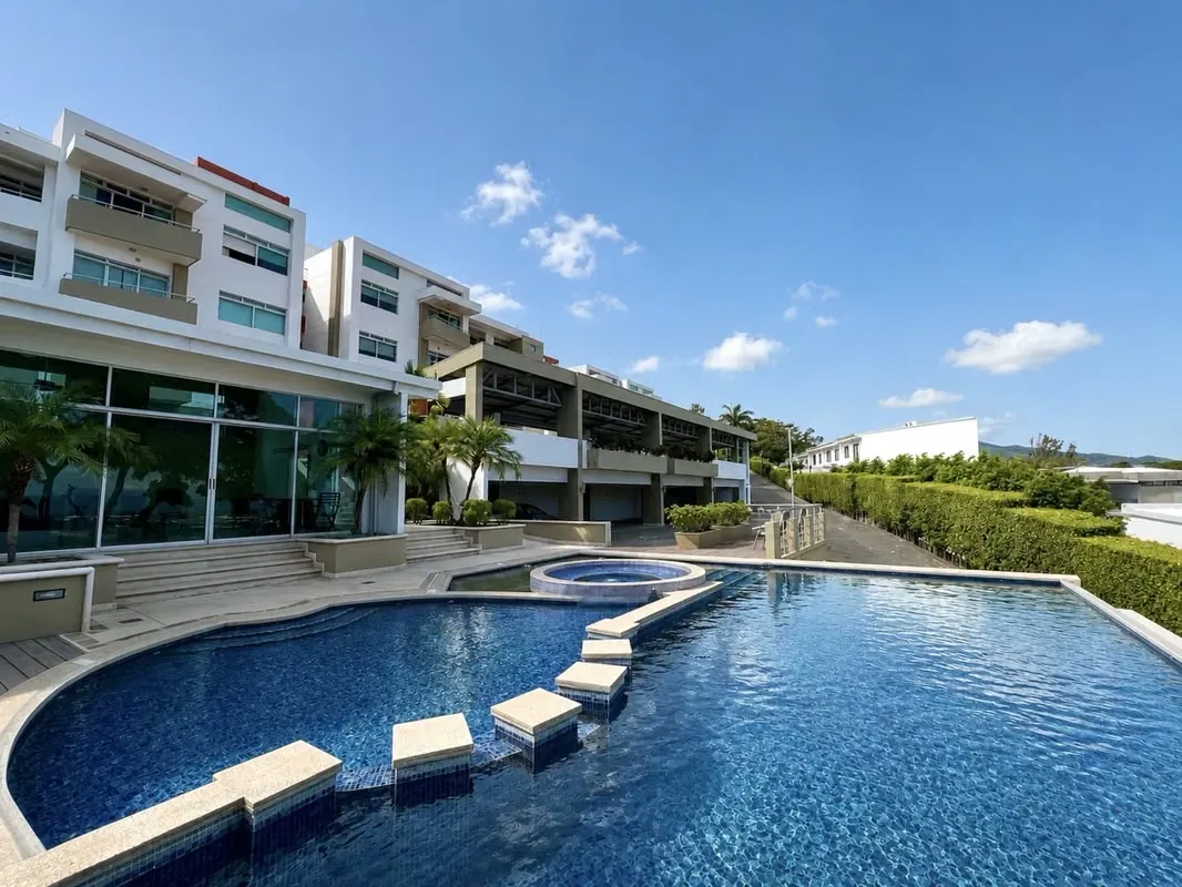 Apartment for rent between Escazú & Santa Ana. 2 Bedrooms. Semi furnished.