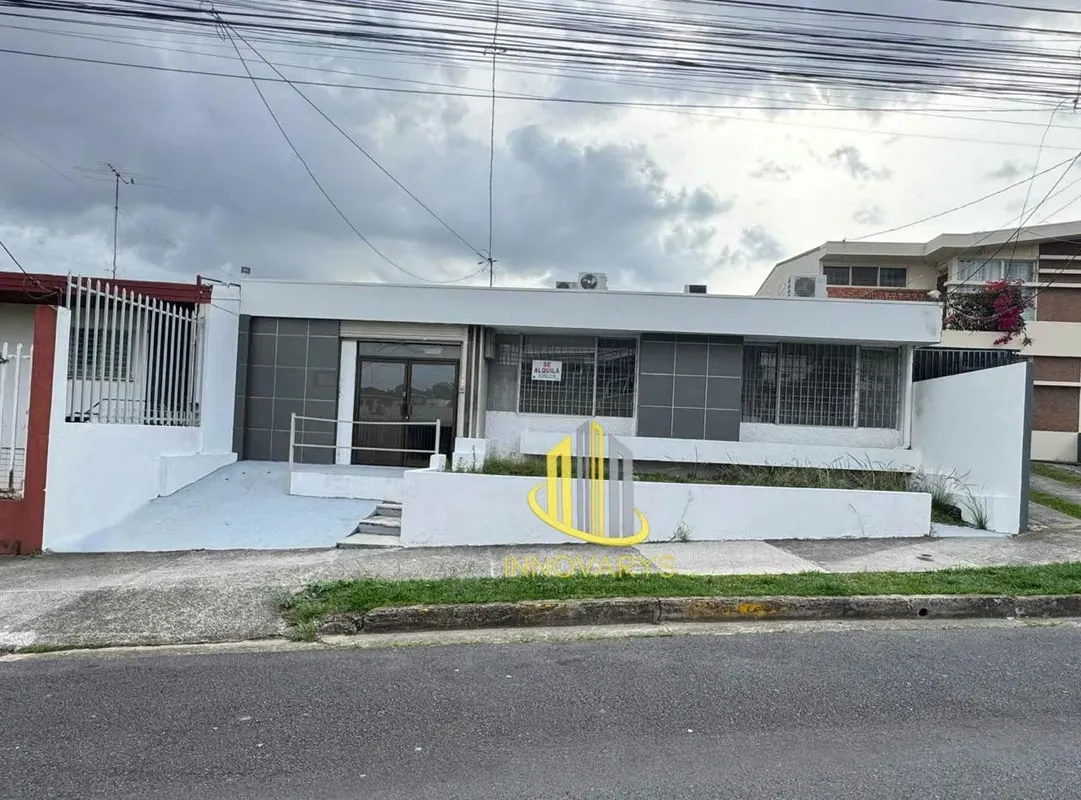 Alquiler de oficinas de 303 m2 en Los Yoses, Montes de Oca #