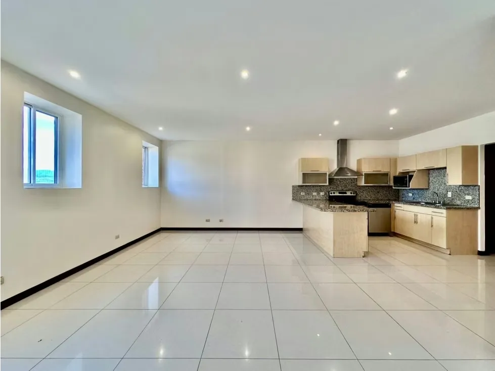 Amplio apartamento en Bello Horizonte con terraza y línea blanca