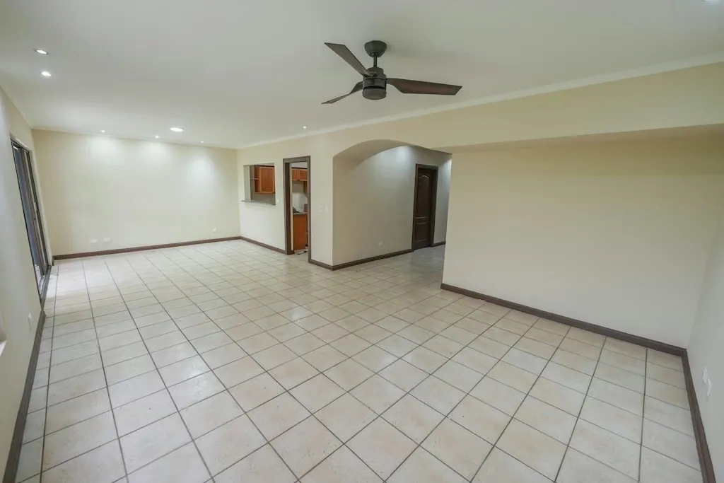 Casa en Alquiler | Condominio Provenza, Bello Horizonte de Escazú
