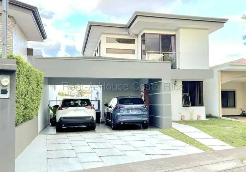 Venta de Casa en Grecia-Puente de Piedra, Alajuela RZ