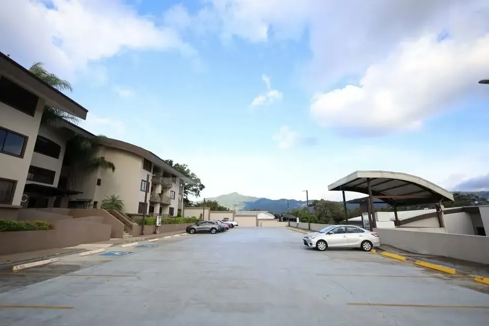 id 42644 Alquiler de apartamento en Condominio del Este.