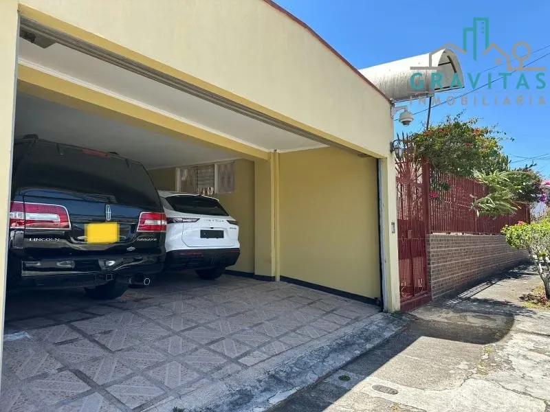 Casa en venta en el Prado, Curridabat (Uso comercial, Ideal para oficinas) ID 1702