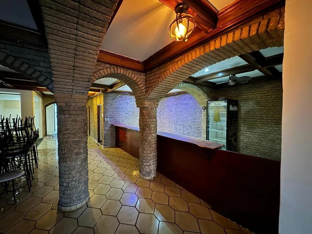 Commercial premises for rent on Paseo Colón | Restaurant/Bar | 150 m² | High visibility