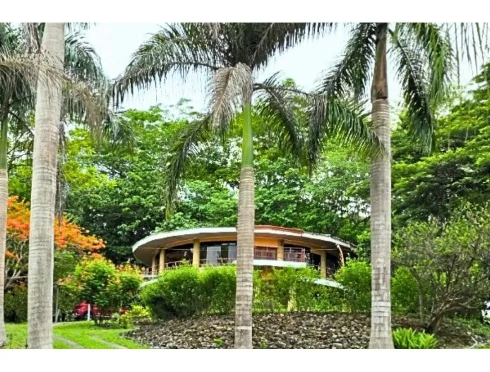Finca de Ensueño en Orotina: Privacidad, Naturaleza y Vistas Espectaculares