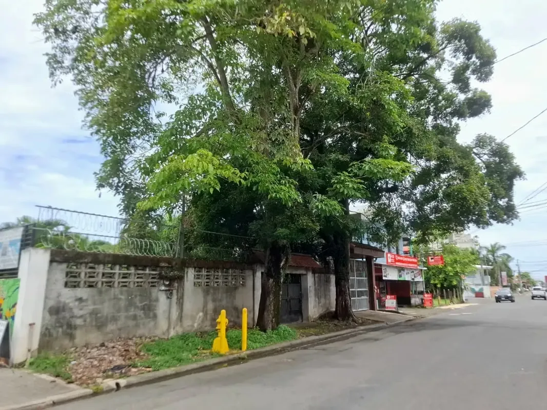 Lote de 931 m² en Vía Comercial Principal de Jacó