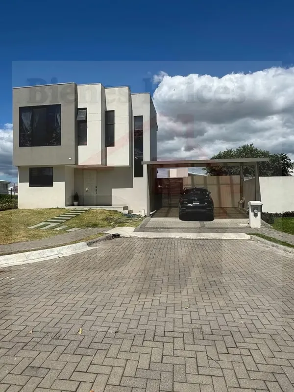 Rent Semi-Furnished House in the Coyol de Alajuela!!!