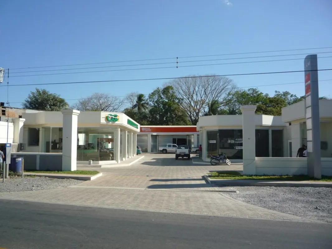 Alquiler de Local Comercial en Plaza Huacas