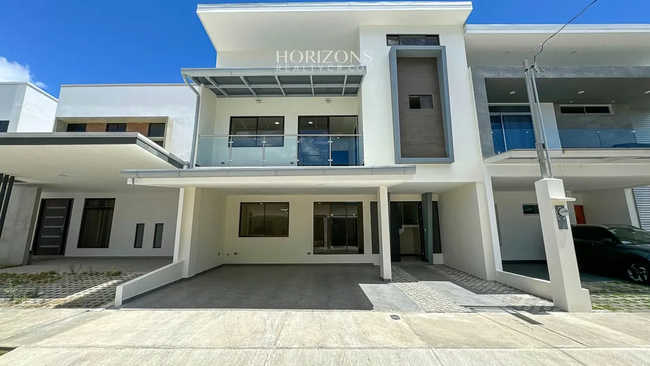 Casa Nueva en Venta en Condominio en San Juan de Tres Ríos