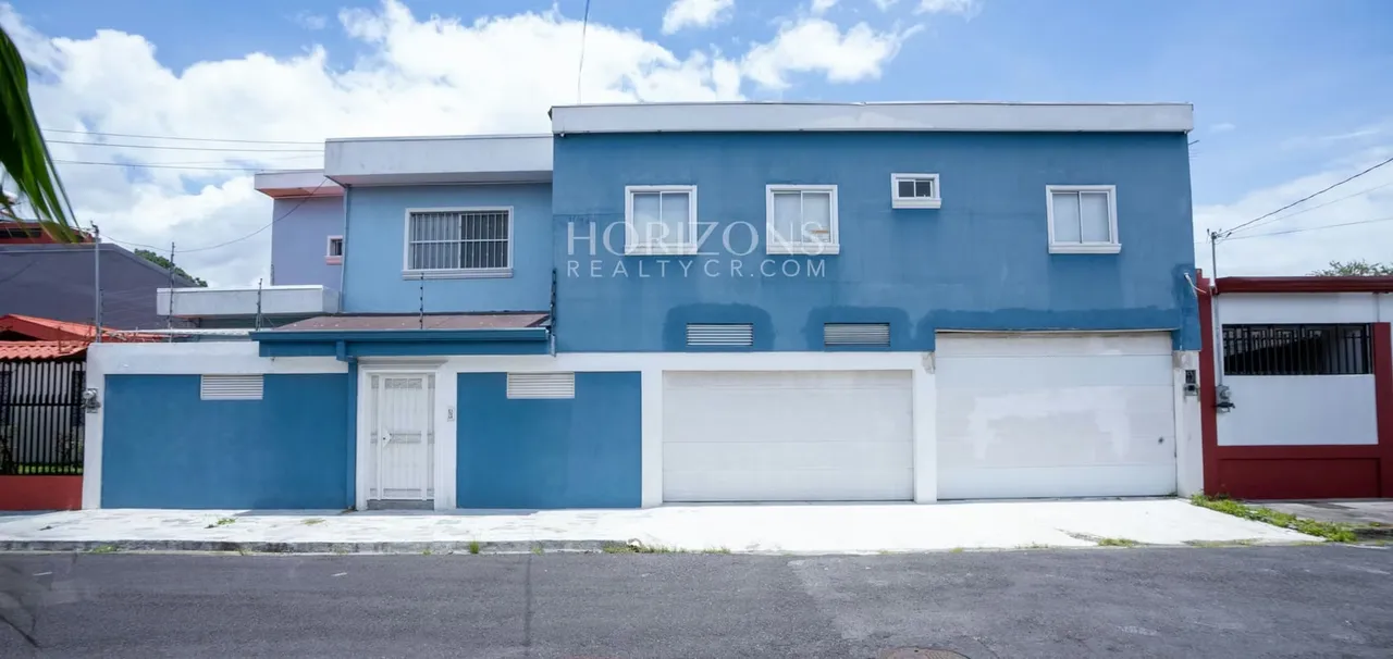 Casa con Uso de Suelo Mixto en San Jose Naciones Unidas 6 Habitaciones NOJ1256