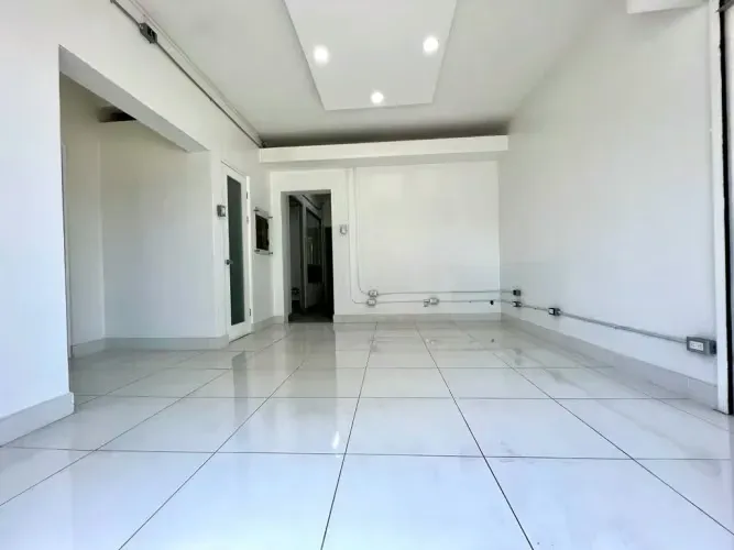 Local for rent 18185
