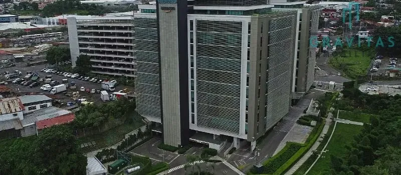 Offices available at Oficentro Tobogán, located in the Calle Blancos area of San José.
