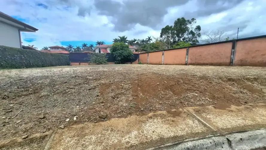 Land for sale in Colinas de Montealegre 18207