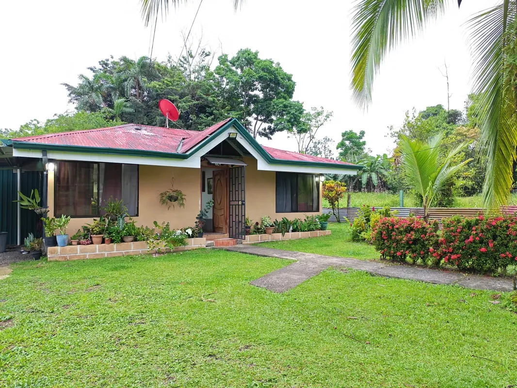 Hermosa Casa a 20 minutos La Fortuna