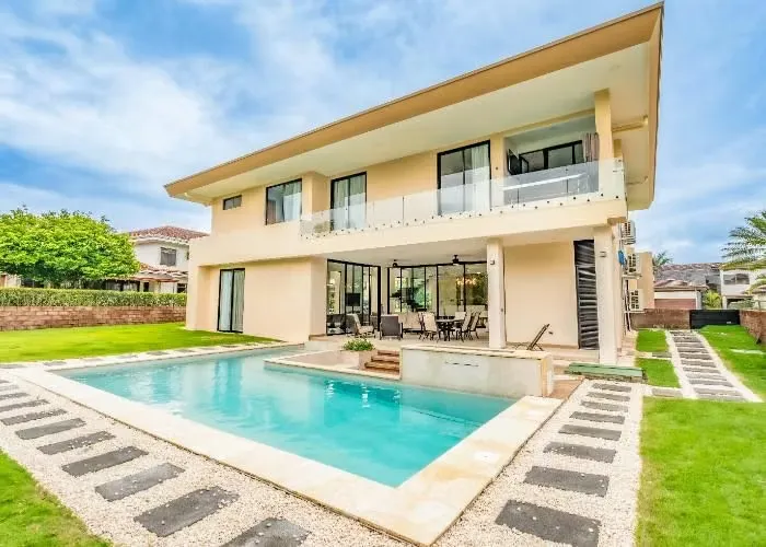 Hacienda Los Reyes, La Guacima, Alajuela – 4DOR/5BA - 510 m2 - Llave en Mano