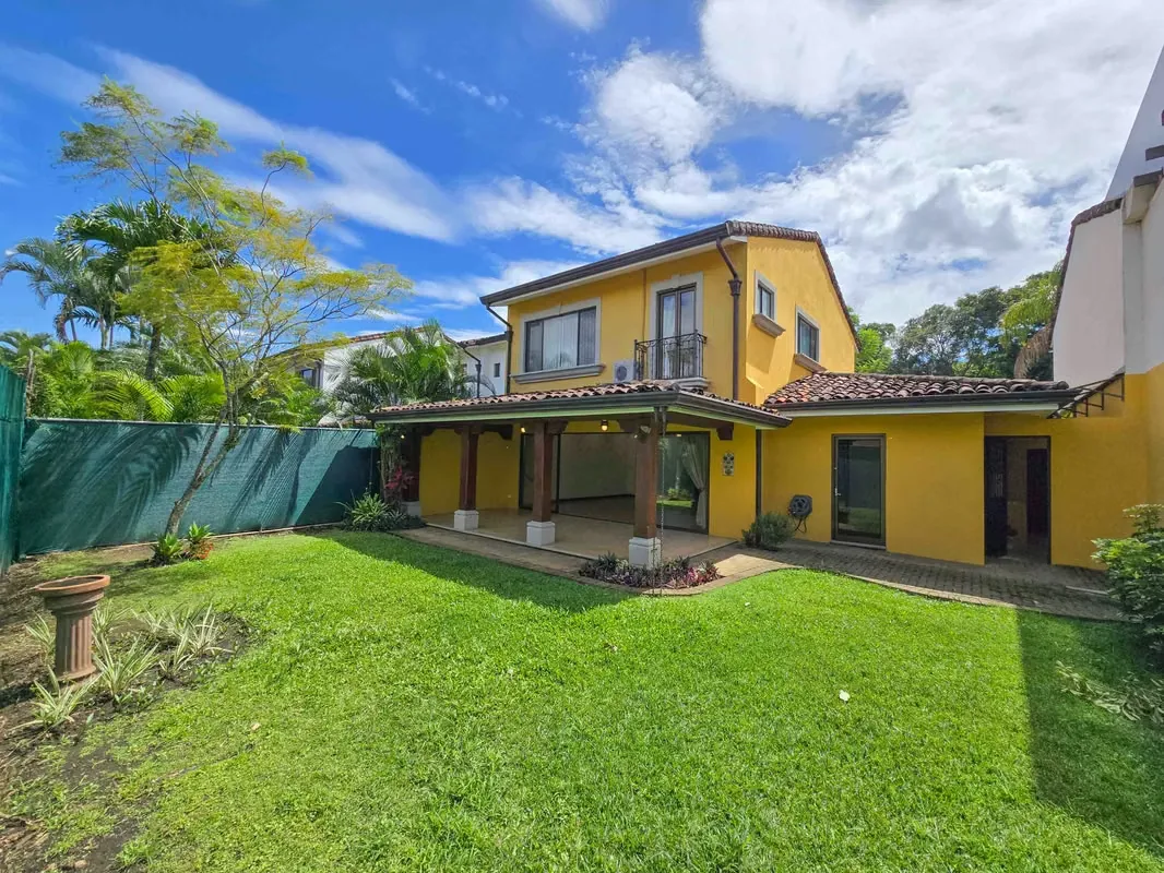 For Rent – Beautiful Home in the Exclusive Puerta de Hierro Gated Community, Santa Ana.